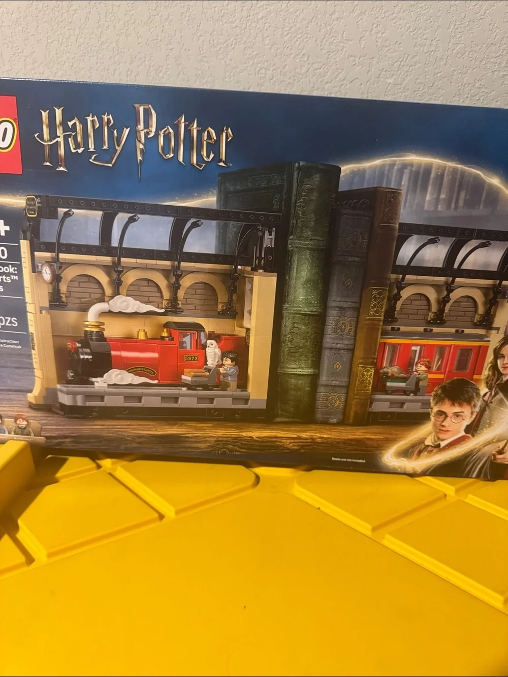 LEGO Hogwarts Express Model 76450